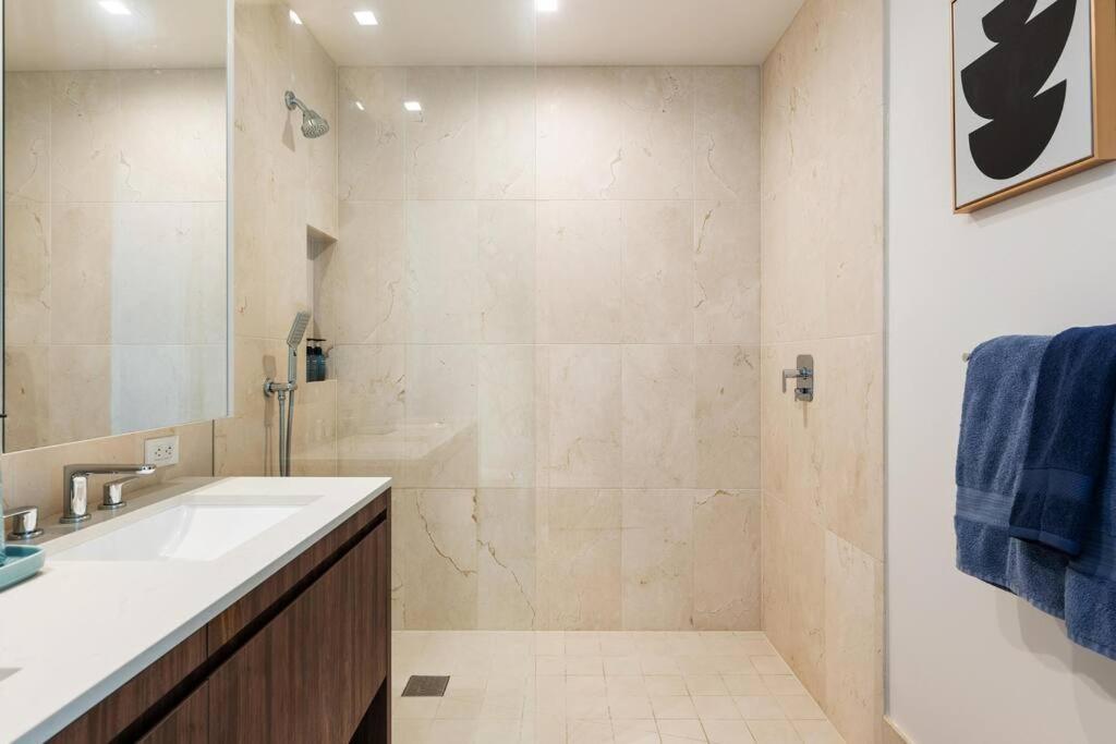 Apartment The Rose Quartz - Rooftop Pool, Gym Glamorous Santa Monica 2br Los Angeles