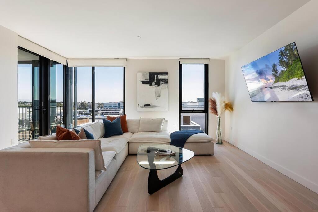 The Rose Quartz - Rooftop Pool, Gym Glamorous Santa Monica 2br Apartment *