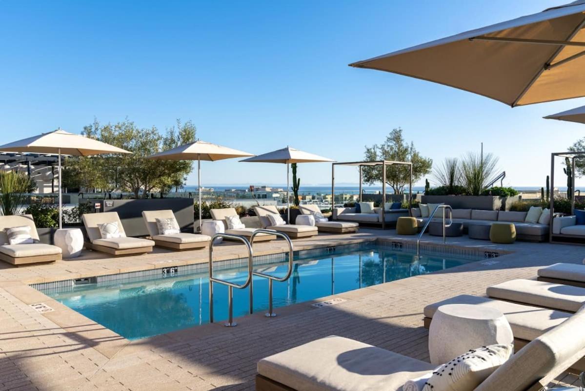 The Rose Quartz - Rooftop Pool, Gym Glamorous Santa Monica 2br Apartment *