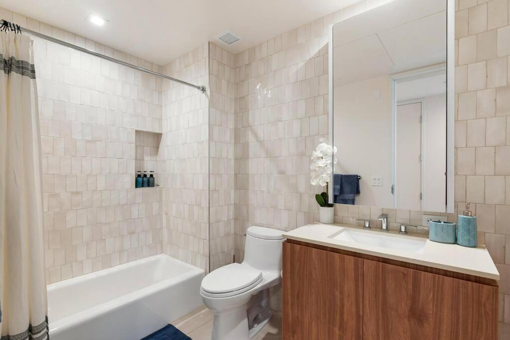 The Rose Quartz - Rooftop Pool, Gym Glamorous Santa Monica 2br